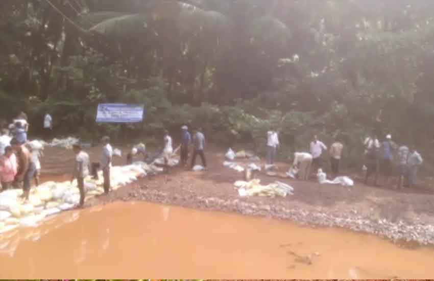 Vanarai Dam cleaning